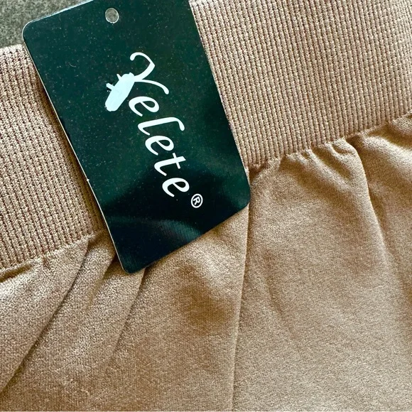 Yelete Taupe Lightweight Capri Leggings One Size - Picture 8 of 10